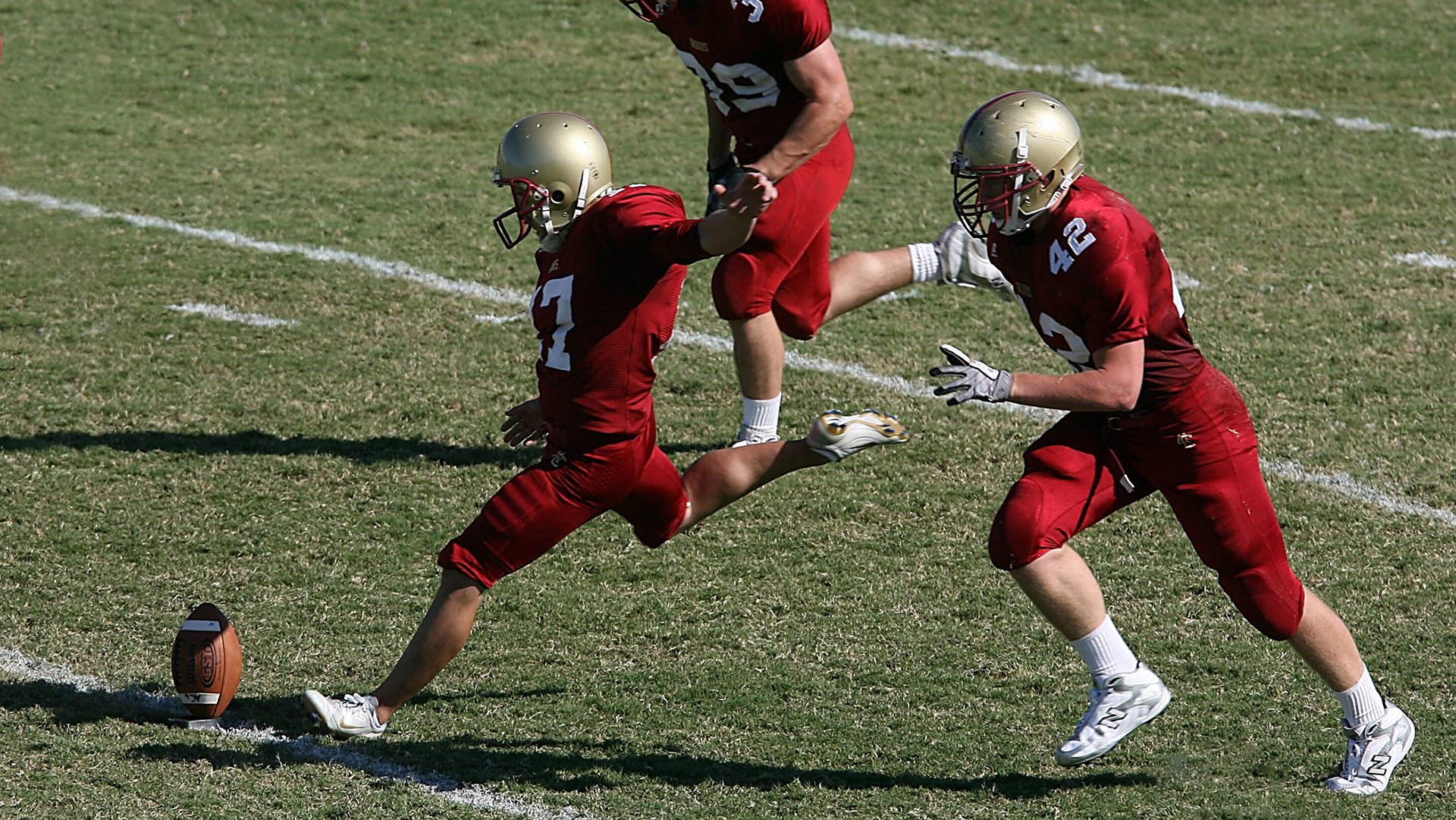 “英超决战临近,豪门比赛逐渐升温”,英超落寞豪门
